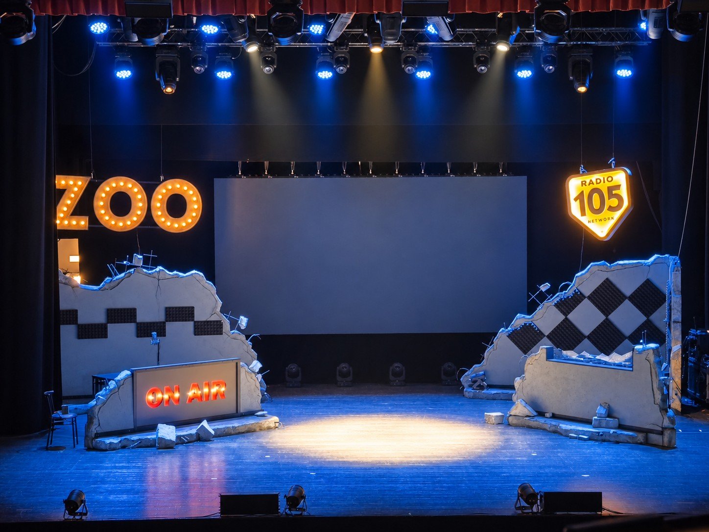 Palco del tour teatrale Lo Zoo di 105